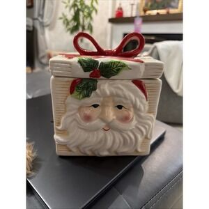 CHRISTMAS TRINKET BOX WITH SANTA AND RED BOW CHINA